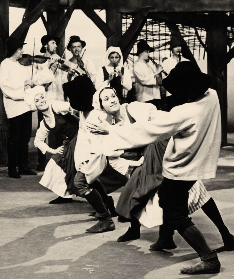 Selský tanec, Chorea Bohemica, 1980. Foto: Archiv Daniely Stavělové.